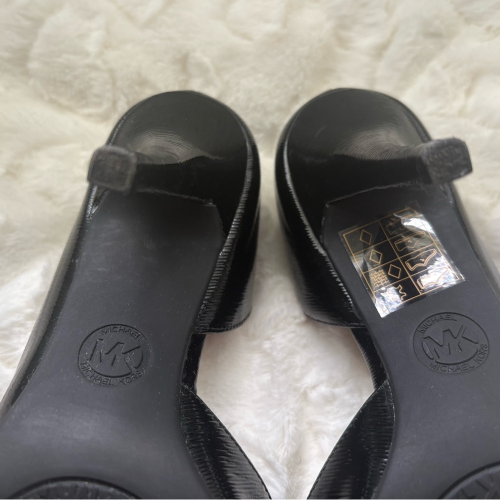 New Michael Kors Black Nathalie Flex
Crafted leather pumps sleek stiletto heel - Picture 7 of 13